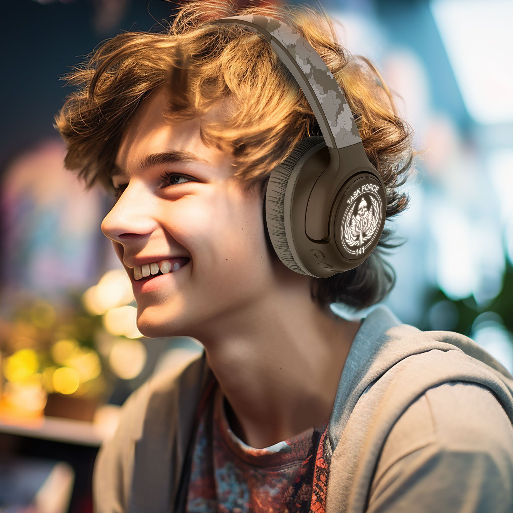 Call of Duty® LED Light Up Wireless Headphones